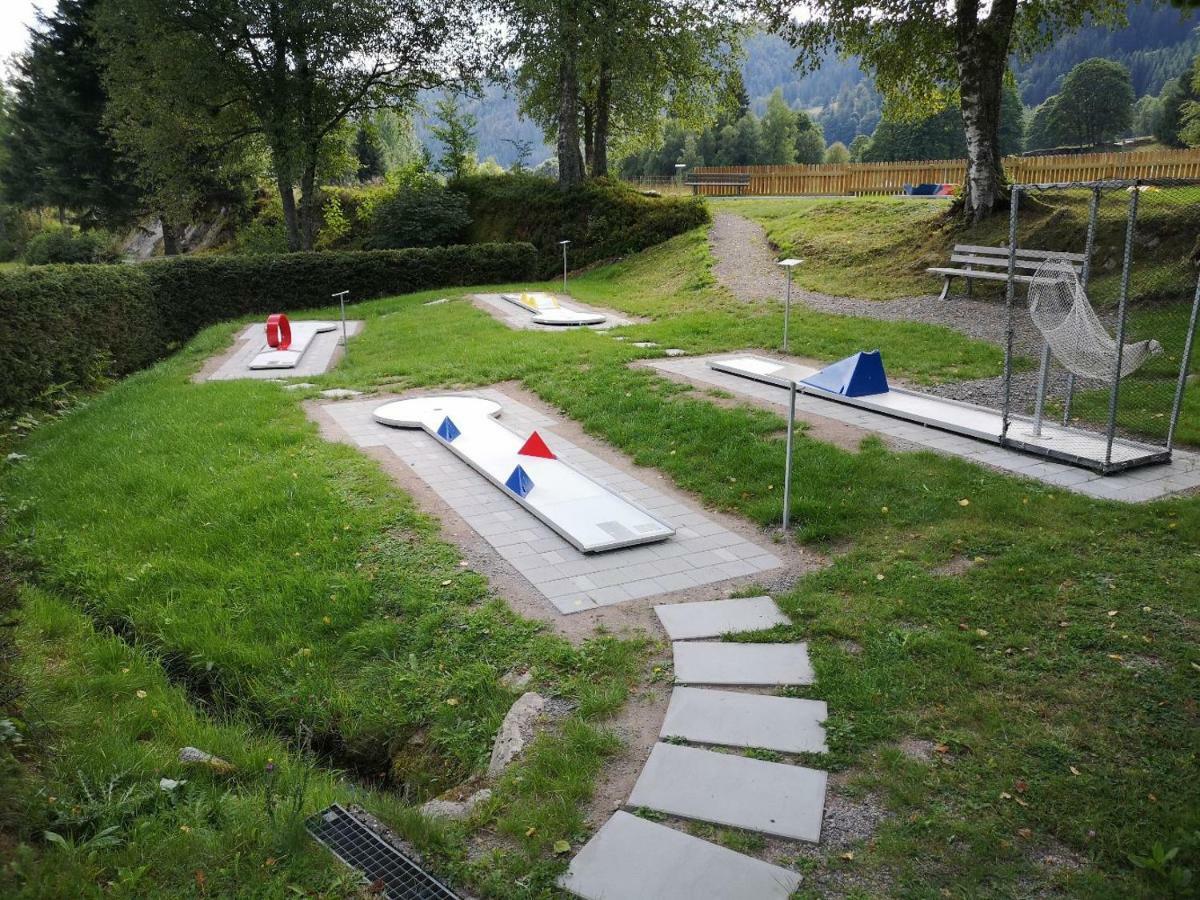 C4 Albmatte-Fewo Sauna, Hallenbad Aussenbecken Massagen Nebenan Menzenschwand-Hinterdorf Esterno foto